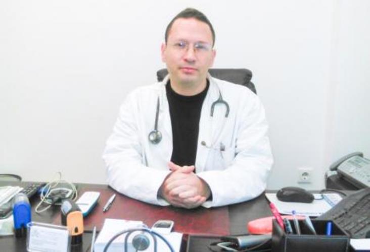 Ο Αγρινιώτης... «Γιατρός των Φτωχών»! Ο Νίκος Κουτσομήτρος εξετάζει αφιλοκερδώς ασθενείς από το 2009