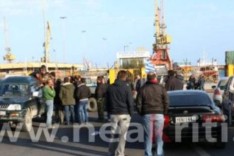 Κρήτη: Οι αγρότες κατέλαβαν το τελωνείο στο λιμάνι του Ηρακλείου
