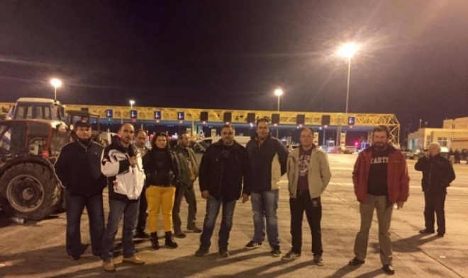 Αιγιάλεια: Οι «Ανεξάρτητοι Αγρότες» και φορείς στο μπλόκο της Κορίνθου