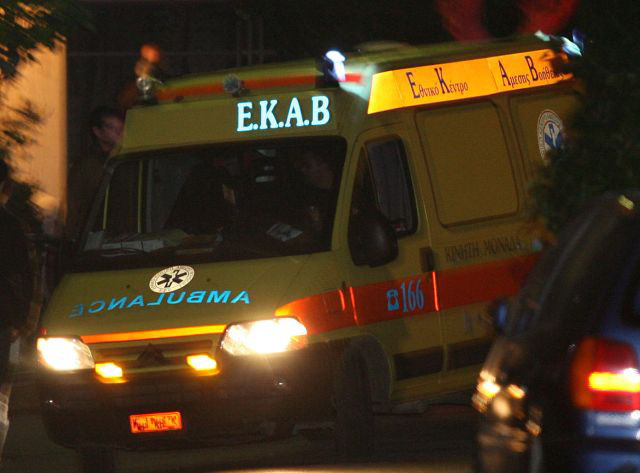 Τροχαίο ατύχημα στην έξοδο της Παραϊόνιας οδού με πέντε τραυματίες