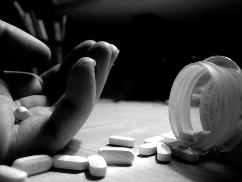 Πάτρα: Συναγερμός στην Αστυνομία - Νεαρή αποπειράθηκε να αυτοκτονήσει με χάπια μέσα στο αυτοκίνητό της