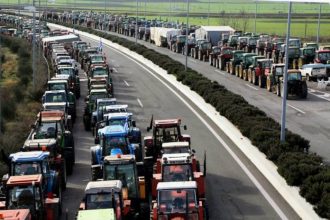 Σκληραίνουν την στάση τους οι αγρότες