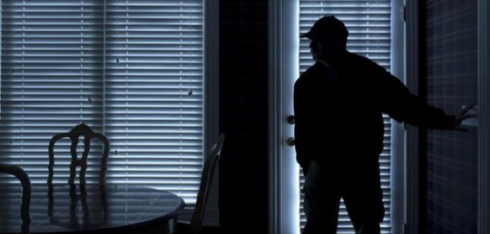 Αιτωλοακαρνανία: Άγνωστοι αφαίρεσαν ηλεκτρονικές συσκευές και 1.500 ευρώ!