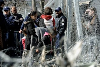 Άνοιξαν τα σύνορα οι Σκοπιανοί μόλις για 300 πρόσφυγες