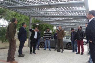 Παρουσιάστηκε ο Πρότυπος Φωτοβολταϊκός Σταθμός στέγασης αυτοκινήτων και αιθρίου κτιρίου