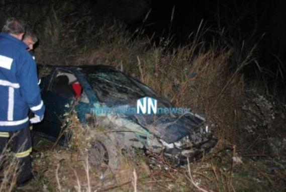 Αυτοκίνητο εξετράπη της πορείας του και "κλάδεψε" τρεις κολώνες στη Γαβρολίμνη - ΦΩΤΟΓΡΑΦΙΕΣ - ΒΙΝΤΕΟ