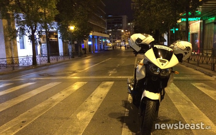 Ελεγχόμενη έκρηξη στην «ύποπτη» βαλίτσα - ΔΕΙΤΕ ΦΩΤΟΓΡΑΦΙΕΣ