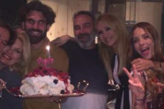 Τρισευτυχισμένοι στην πρώτη τους επέτειο Μενεγάκη-Παντζόπουλος