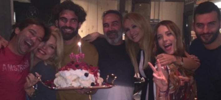 Τρισευτυχισμένοι στην πρώτη τους επέτειο Μενεγάκη-Παντζόπουλος