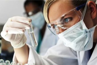 Πάτρα: Απεργούν αύριο οι εργαστηριακοί γιατροί - Διαμαρτυρία στα γραφεία του ΕΟΠΥΥ