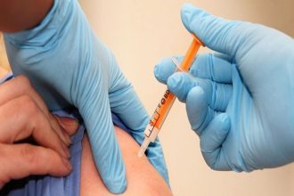 Αγρίνιο: Άδειασαν τα ράφια των φαρμακείων στο από αντιϊκά και αντιγριπικά εμβόλια!