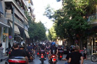 Πάτρα - ΤΩΡΑ: Μοτοπορεία των οπαδών της ΑΕΚ για το γήπεδο της Περιβόλας