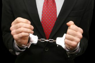 ΕΚΤΑΚΤΟ - Συνελήφθη εκδότης και δύο δημοσιογράφοι για εκβιασμό τραπεζών και ΔΕΚΟ (ΝΕΟΤΕΡΑ)