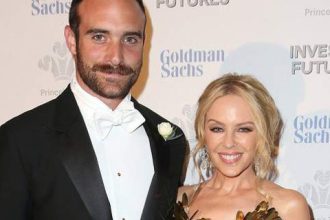 Κάιλι Μινόγκ: Αρραβωνιάστηκε τον 19 χρόνια νεότερο σύντροφό της