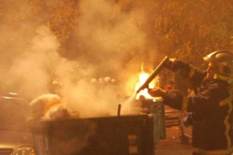 Πάτρα: Φούντωσε κάδος απορριμμάτων στην οδό Ακρωτηρίου