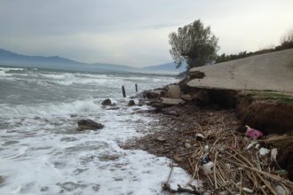 «Εξαφανίζονται» οι παραλίες από τη διάβρωση στη δυτική Αχαΐα! ΔΕΙΤΕ ΦΩΤΟΓΡΑΦΙΕΣ