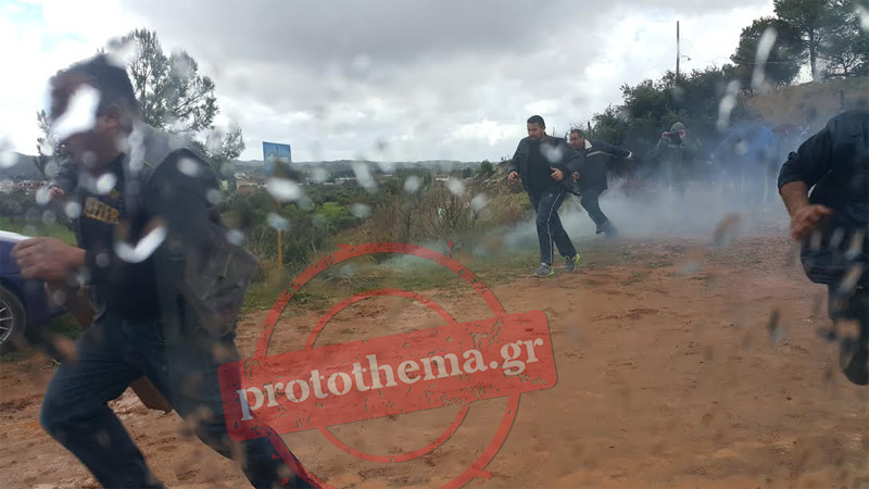 Ξύλο και δακρυγόνα ανάμεσα σε κατοίκους και ΜAT στην Κω