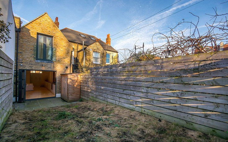 «Καμαρούλα μια σταλιά» πωλείται για... 1 εκατ. δολάρια