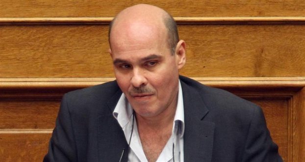 Αγρότες προπηλάκισαν τον Γιάννη Μιχελογιαννάκη στην Κρήτη - ΔΕΙΤΕ ΒΙΝΤΕΟ