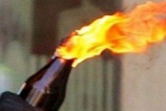 Κυκλοφορούσε με μολότοφ και φωτοβολίδες - Συνελήφθη στη Ναύπακτο