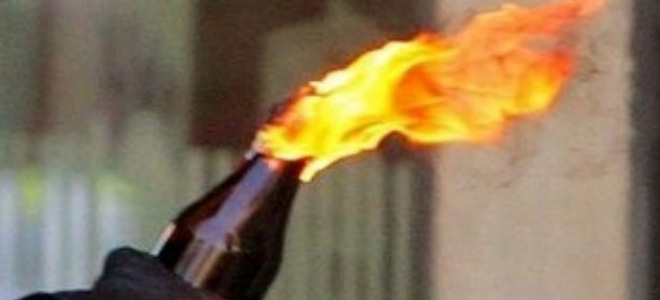 Κυκλοφορούσε με μολότοφ και φωτοβολίδες - Συνελήφθη στη Ναύπακτο