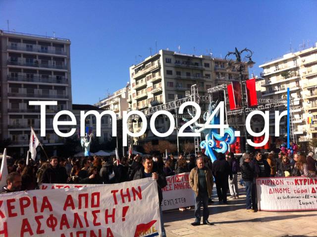 Πάτρα: Συμβολικοί αποκλεισμοί από το ΠΑΜΕ σε καταστήματα που άνοιξαν