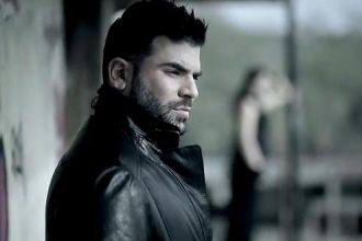 Στη ΓΑΔΑ ο αδελφός του Παντελίδη με τον δικηγόρο της οικογένειας - ΒΙΝΤΕΟ