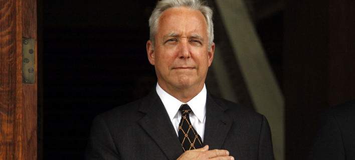 Ο πρέσβης των ΗΠΑ στην Ελλάδα τουιτάρει τη Μέρκελ