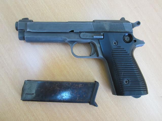 Πάτρα: "Τράβηξαν" πιστόλι σε καταστηματάρχη για 70 ευρώ!