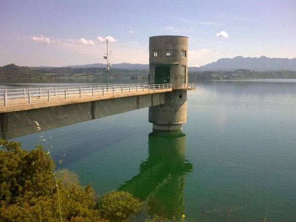 Δυτική Αχαΐα: SOS για τον "διψασμένο" κάμπο! Ευρεία σύσκεψη ζητά ο δήμος για την επέκταση του Πηνειού