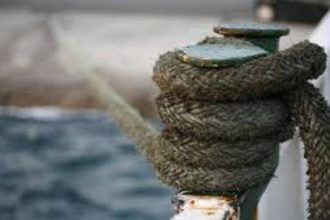 Τραυματισμός καπετάνιου ρυμουλκού μετά από πτώση!