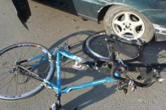 Χανιά: Δύο αυτοκίνητα παρέσυραν ποδηλάτη !