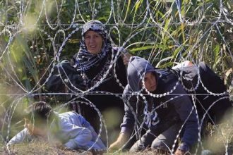 Συγκέντρωση διαμαρτυρίας έξω από την πρεσβεία της Αυστρίας στην Αθήνα