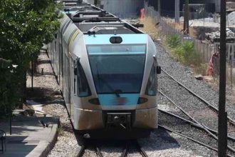 Συνάντηση Χρήστου Νικολάου με Θανάση Κουμούτσο για την επέκταση του προαστιακού στη δυτική Αχαΐα