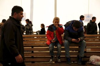 Η Κομισιόν δίνει 12,7 εκατ. ευρώ στην Ελλάδα για κέντρα προσφύγων