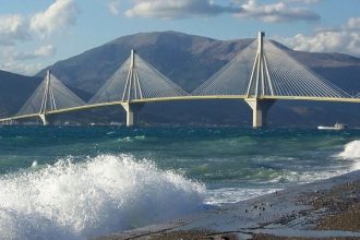 Ισχυροί άνεμοι μέχρι 8 μποφόρ - Κλειστό το πορθμείο Ρίου Αντιρρίου – Προληπτικά μέτρα και στη Γέφυρα