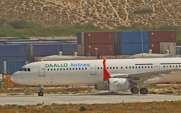 Aπό βόμβα η έκρηξη στο εσωτερικό του αεροπλάνου