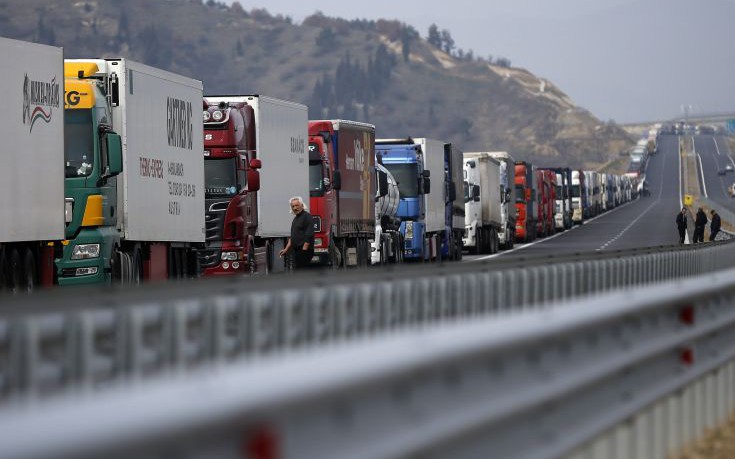 Έκλεισε το τελωνείο του Προμαχώνα από τους αγρότες