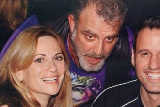 Ενα πραγματικά διαφορετικό πρώην ζευγάρι: Τσαρούχας - Παπαθωμά-Πετράκος μαζί