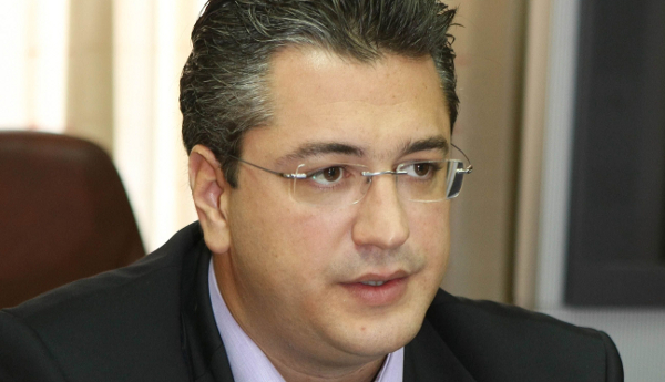 Πρόταση Τζιτζικώστα για δημιουργία κέντρων Προσφύγων σε όλη την Ηπειρωτική Ελλάδα