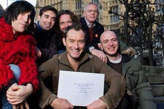 Στη «Ζούγκλα» του Καλαί ο Τζουντ Λο - Στηρίζει τα ασυνόδευτα προσφυγόπουλα