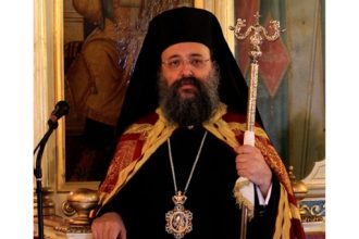 Χρυσόστομος: «Δεν θα αφήσω κανένα παιδί να πεινάει» - Καθημερινή βοήθεια στο σχολείο Σαγείκων