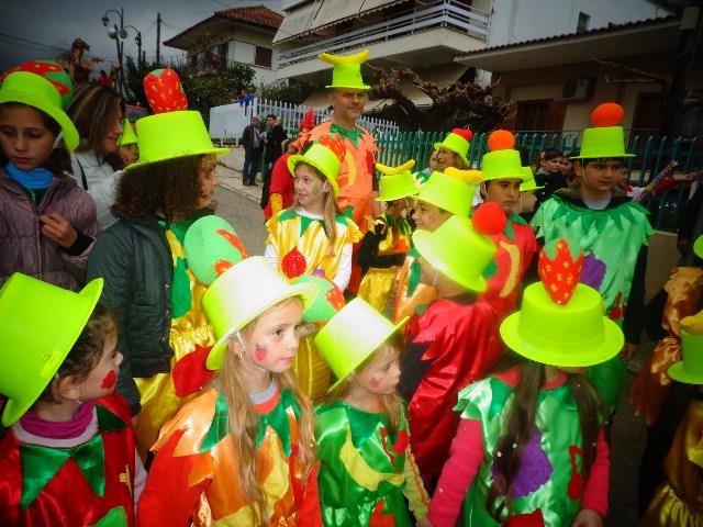 Αιγιάλεια: Μετά το χαλάζι...καρναβαλική παρέλαση στην Άβυθο - ΦΩΤΟΓΡΑΦΙΕΣ