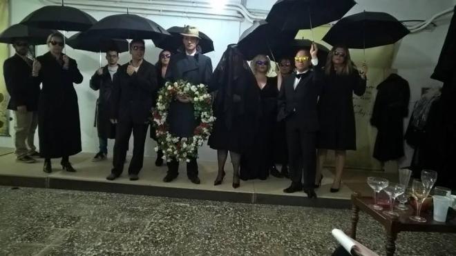 Πάτρα: Η θεατρική ομάδα "Ρωγμή" παρουσίαζει το έργο "Ω τι κόσμος μπαμπά"