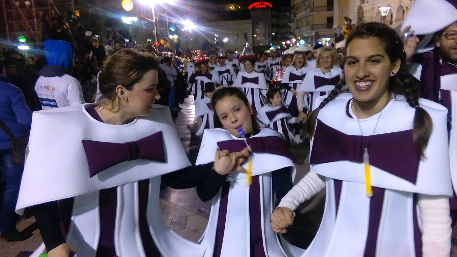 Πατρινό Καρναβάλι 2016: Τα Μάταλα, οι Χιονάτοι και τα Κου Του Ρου - Πρωτότυπες δημιουργίες, ευφιέστατες ονομασίες - Νέο πλούσιο ΦΩΤΟΡΕΠΟΡΤΑΖ και ΒΙΝΤΕΟ