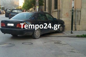 Πάτρα: Καρφώθηκε στη γωνία κτιρίου - Αυτοκίνητο ξέφυγε από την πορεία του και τράκαρε με... τοίχο ΔΕΙΤΕ ΦΩΤΟΓΡΑΦΙΕΣ
