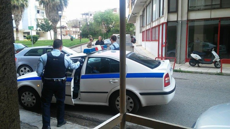 Αιτωλοακαρνανία: Μαχαίρωσε τον εν διαστάσει σύζυγο της συντρόφου του - ΔΕΙΤΕ ΦΩΤΟΓΡΑΦΙΕΣ