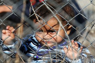 Πάτρα: Με δυναμικές κινητοποιήσεις απειλούν οι κάτοικοι στον Ρηγανόκαμπο - "Δε δεχόμαστε ούτε το ενδεχόμενο δημιουργίας κέντρου φιλοξενίας προσφύγων στη ΜΟΜΑ"