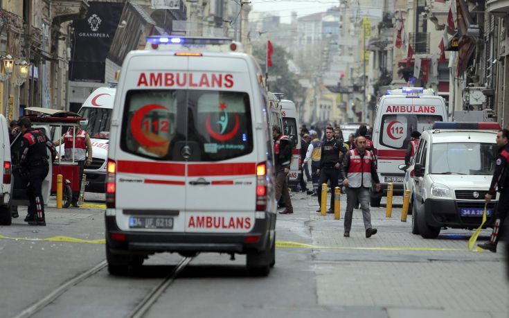 Ισχυρή έκρηξη σε σταθμό λεωφορείων στο Ντιγιάρμπακιρ - Εξερράγη "παγιδευμένο" αυτοκίνητο (ΝΕΟΤΕΡΑ) ΦΩΤΟΓΡΑΦΙΕΣ και ΒΙΝΤΕΟ