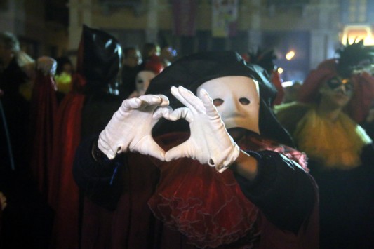 Βιαστής στο καρναβάλι της Ξάνθης - ΔΕΙΤΕ ΒΙΝΤΕΟ